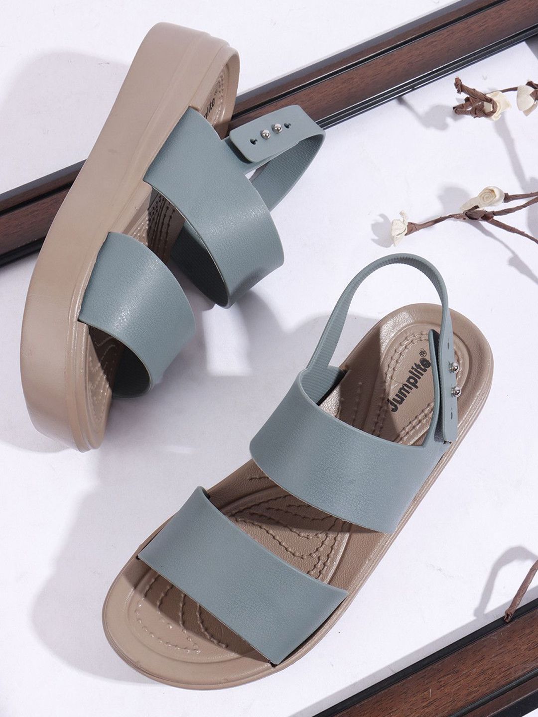 JUMPLITE Women Textured Flatform Heels